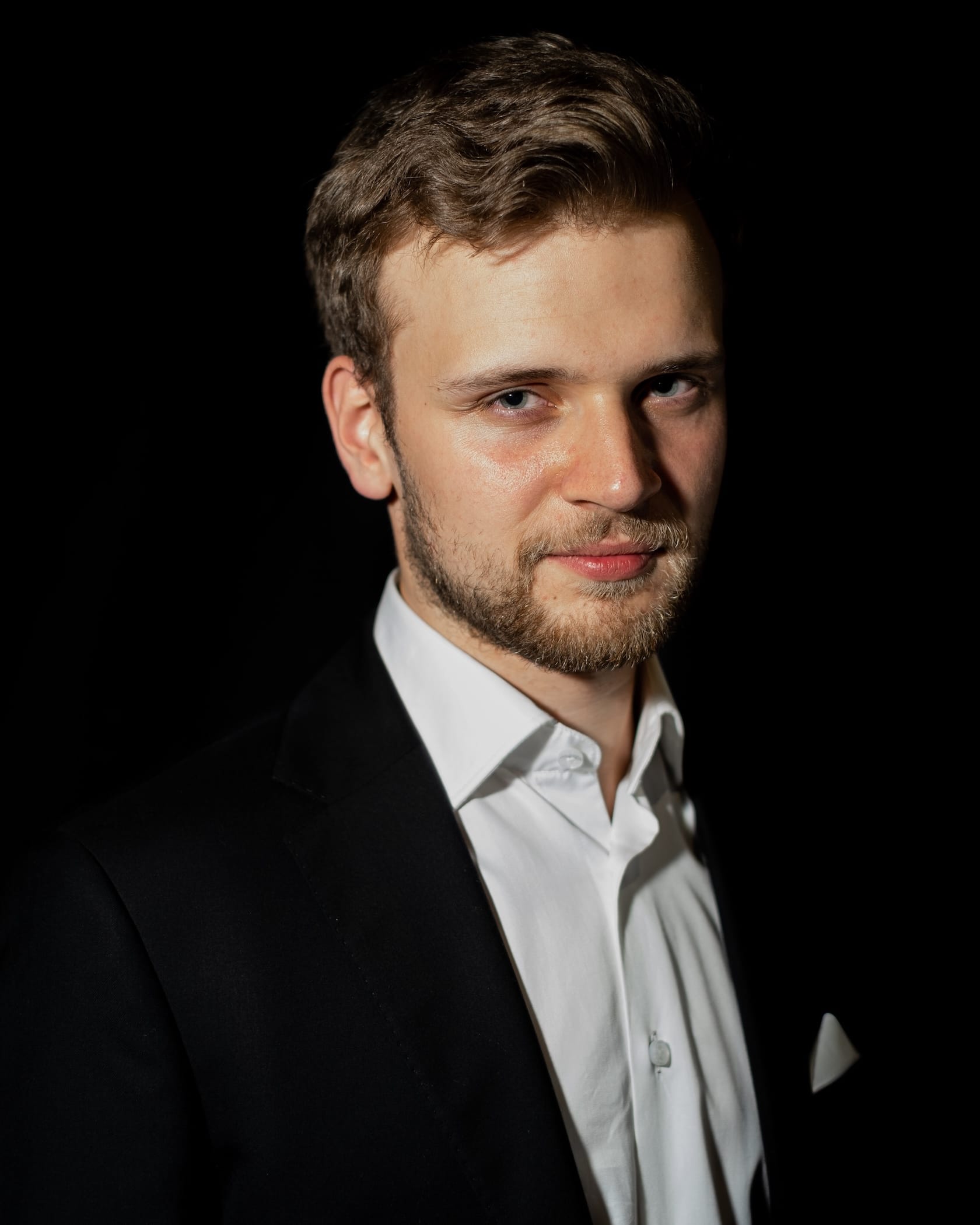 Bariton Adam Dobek